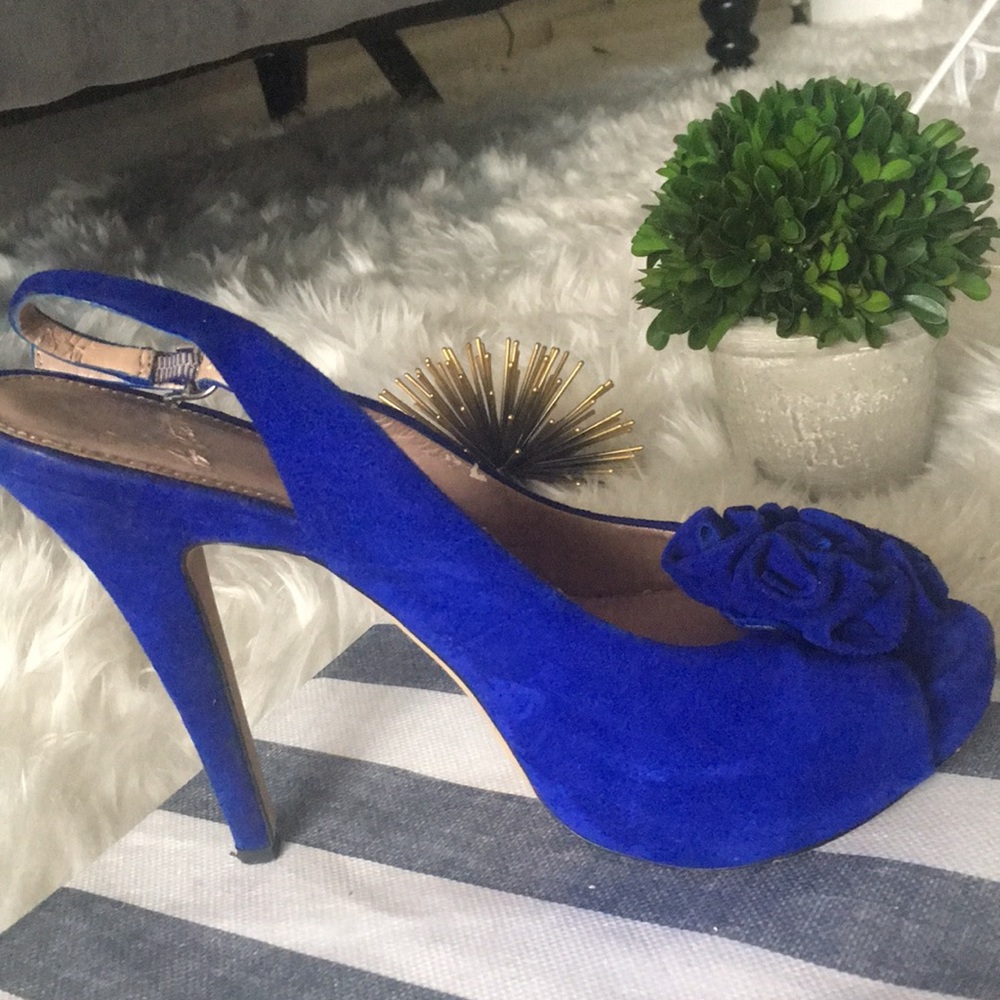 ✨ STUNNING Electric Blue Vince Camuto Pumps 7.5